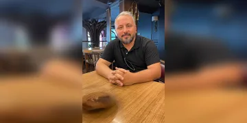 Kalp krizi sonucu hayatını kaybeden polis memuru son yolculuğuna uğurlandı