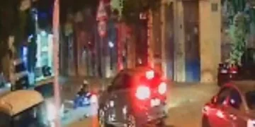 Bursa’da lastiği patlayan otomobil şarampole savruldu! 3 kişi yaralandı