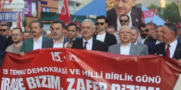 Bursa’da lastiği patlayan otomobil şarampole savruldu! 3 kişi yaralandı