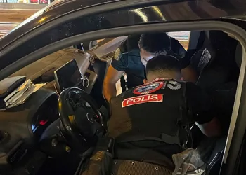 Kayhan Çarşısı’nda yaralar sarılıyor