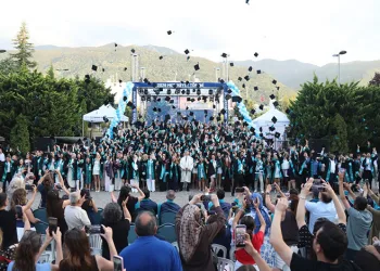 “Uzaklarda Bir Yerlerde” sergisi açıldı