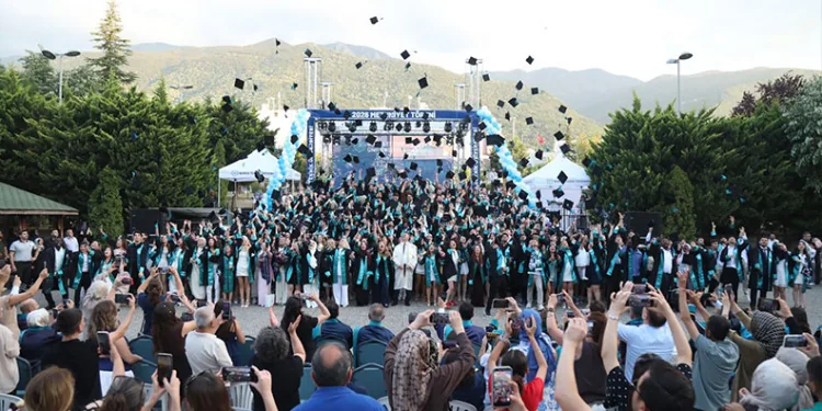 “Uzaklarda Bir Yerlerde” sergisi açıldı