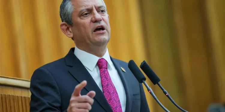 Özgür Özel’in sosyal medya hesabında dikkat çeken değişiklik!