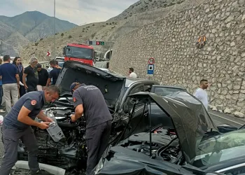 Burhaniye’de saman yangını 4 saat de söndürüldü