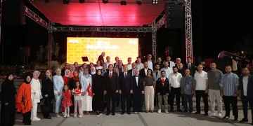 Alevler, ormana sıçramadan söndürüldü