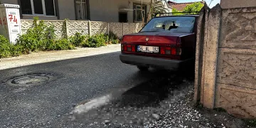 Burhaniye’de saman yangını 4 saat de söndürüldü