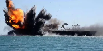 İran ordusu Hürmüz Boğazı’ndan geçen 2 ticari gemiyi hedef aldı