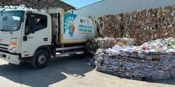 Bursa’da seyir halindeki tır alev topuna döndü