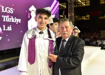 Şahinkaya’dan LGS’de Çifte Gurur