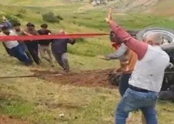Burhaniye’de saman yangını 4 saat de söndürüldü