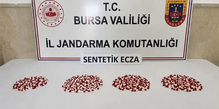 Bursa’da uyuşturucu operasyonu: Bin 98 adet sentetik ecza ele geçirildi