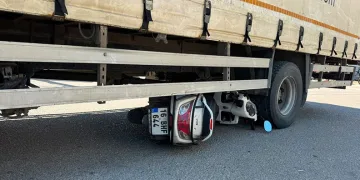 Bursa’da sarp arazide mahsur kalan 2 genç halatla kurtarıldı
