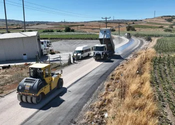 Karacabey ve Mustafakemalpaşa’da yollar yenileniyor