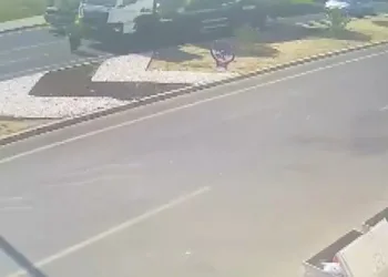 Beton mikserinin altında kaldı, kaza anı görüntüleri ortaya çıktı