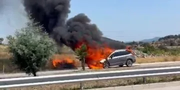 Ayvacık’ta araç yangını