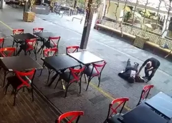 Ayvacık’ta araç yangını