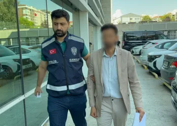 Ayvacık’ta araç yangını