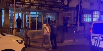 Hakkâri’de çöp sıkıştırma kamyonu yandı