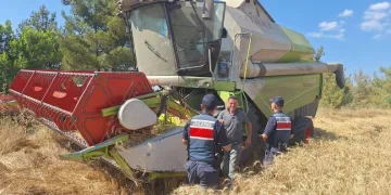 Hakkâri’de çöp sıkıştırma kamyonu yandı