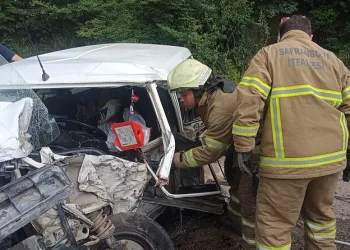 Hakkâri’de çöp sıkıştırma kamyonu yandı