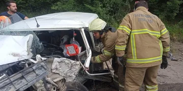 Hakkâri’de çöp sıkıştırma kamyonu yandı