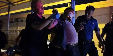 Hakkâri’de çöp sıkıştırma kamyonu yandı