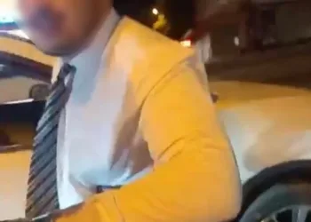 Batman’da yaramaz kedi kafasını tenekeye sıkıştırdı, itfaiye kurtardı
