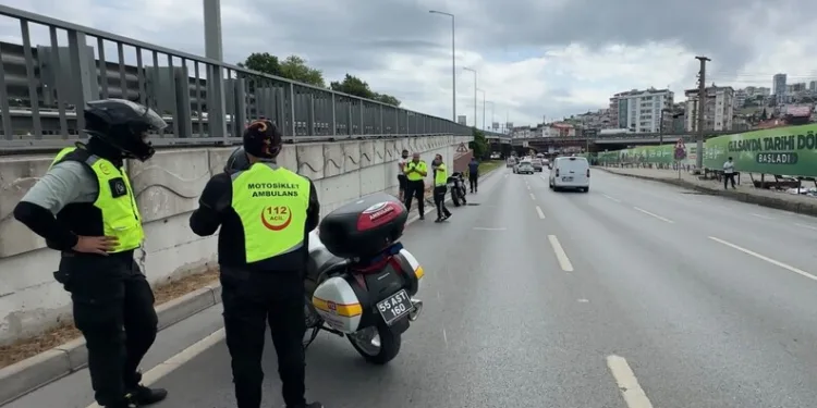 Samsun’da devrilen motosikletteki 2 kişi yaralandı