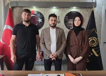 Samsun’da devrilen motosikletteki 2 kişi yaralandı