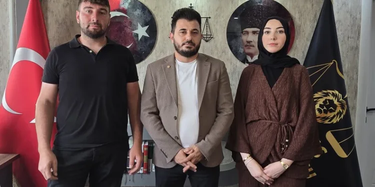 Samsun’da devrilen motosikletteki 2 kişi yaralandı