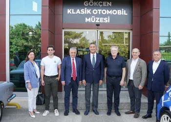 Gökçen Klasik Otomobil Müzesi sektörünün önde gelen isimlerini ağırladı