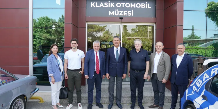 Gökçen Klasik Otomobil Müzesi sektörünün önde gelen isimlerini ağırladı
