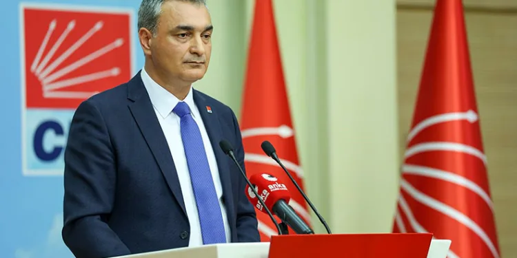 CHP’de 4 il başkanlığı görevden alındı