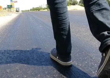 Adıyaman’da sıcak hava asfaltı eritti