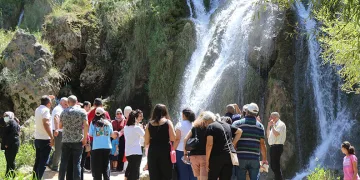 Avrupa’nın sıcağından kaçan gurbetçiler Girlevik’e akın etti
