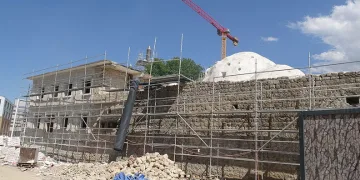 Depremde hasar gören 150 yıllık tarihi hamam yeniden ayağa kaldırılıyor