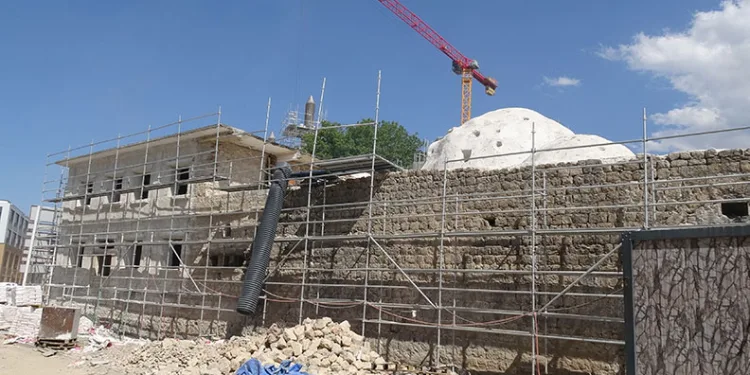 Depremde hasar gören 150 yıllık tarihi hamam yeniden ayağa kaldırılıyor