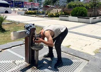 Adanalılardan Avrupalılara sıcaklık tepkisi: “Ne Fransa ne de Almanya bu kadar sıcak değil”