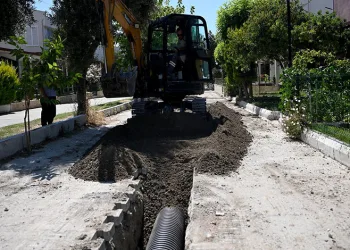 Kuşadası’nda 294 metrelik yağmur suyu hattı çalışması başladı