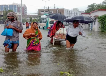 Hindistan’da muson yağışları hayatı felç etti