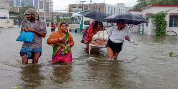 Hindistan’da muson yağışları hayatı felç etti