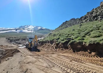 Aydınlar’da dağcılara büyük kolaylık: Süphan Dağı’nda yol açma çalışması