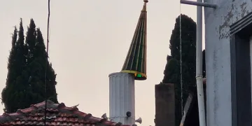 Kırkağaç’ta fırtına hayatı olumsuz etkiledi