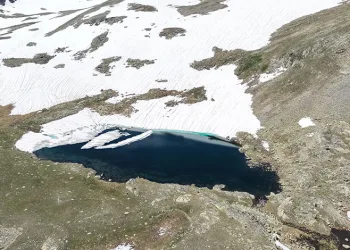 Gümüşhane’nin karlı zirveleri dronla görüntülendi