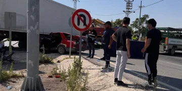 Tır ile otomobil çarpıştı: 2 ölü, 2 yaralı