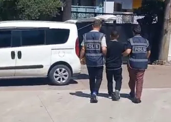 Bursa’da toplamda 60 yıl 5 ay hapis cezasıyla aranan 10 firari yakalandı