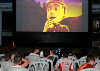 Osmangazi Belediyesi çocuklara yazlık sinema keyfi yaşatıyor