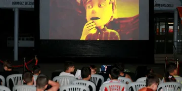 Osmangazi Belediyesi çocuklara yazlık sinema keyfi yaşatıyor