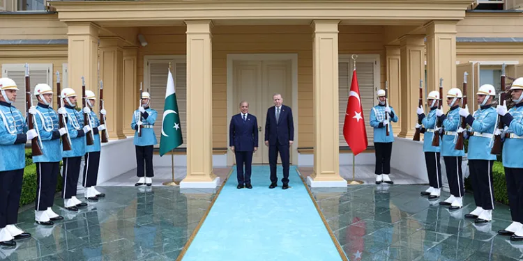 Cumhurbaşkanı Erdoğan, Pakistan Başbakanı Şerif’i resmi törenle karşıladı