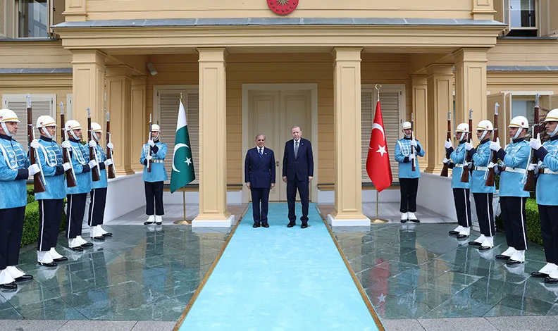 Cumhurbaşkanı Erdoğan, Pakistan Başbakanı Şerif’i resmi törenle karşıladı